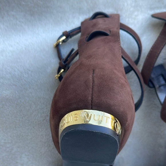 LOUIS VUITTON Sandal - Picture 9 of 15